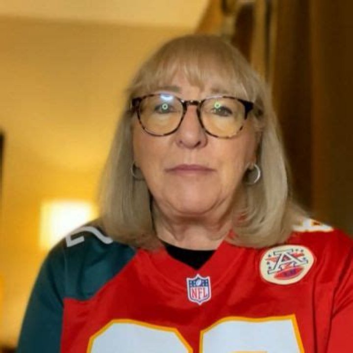Donna Kelce Husband | Who Is She Married To | Marriage And Relationship