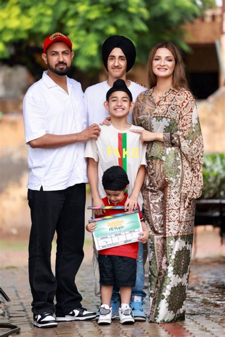 Meet Surinder Shinda Wife Joginder Kaur | Kids And Family